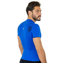 PLAYERA CON MANGA CORTA, COMPRESION MEDIA Y TECNOLOGIA FIBRAS INTELIGENTES PL-1-00068