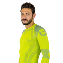 PLAYERA TECNICA CON MANGA LARGA, COMPRESION MEDIA Y TECNOLOGIA FIBRAS INTELIGENTES PL-1-00048