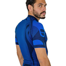 PLAYERA TECNICA CON MANGA CORTA, COMPRESION MEDIA Y TECNOLOGIA FIBRAS INTELIGENTES PL-1-00049