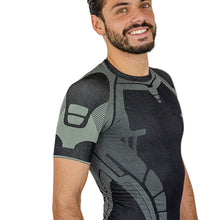PLAYERA TECNICA CON MANGA CORTA, COMPRESION MEDIA Y TECNOLOGIA FIBRAS INTELIGENTES PL-1-00049