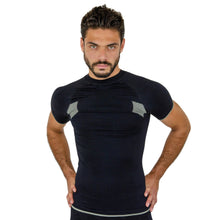 PLAYERA CON MANGA CORTA, COMPRESION MEDIA Y TECNOLOGIA FIBRAS INTELIGENTES PL-1-00069
