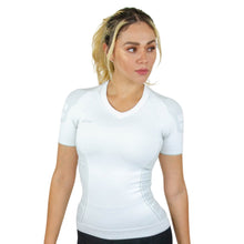 PLAYERA TECNICA DE MANGA CORTA CON CUELLO V, ALTA COMPRESION Y FIBRAS INTELIGENTES PL-2-00017
