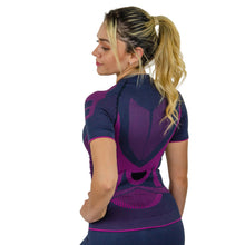 PLAYERA TECNICA DE MANGA CORTA CON CUELLO V, ALTA COMPRESION Y FIBRAS INTELIGENTES PL-2-00017