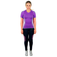 PLAYERA TECNICA DE MANGA CORTA CON CUELLO V, ALTA COMPRESION Y FIBRAS INTELIGENTES PL-2-00017