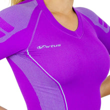 PLAYERA TECNICA DE MANGA CORTA CON CUELLO V, ALTA COMPRESION Y FIBRAS INTELIGENTES PL-2-00017